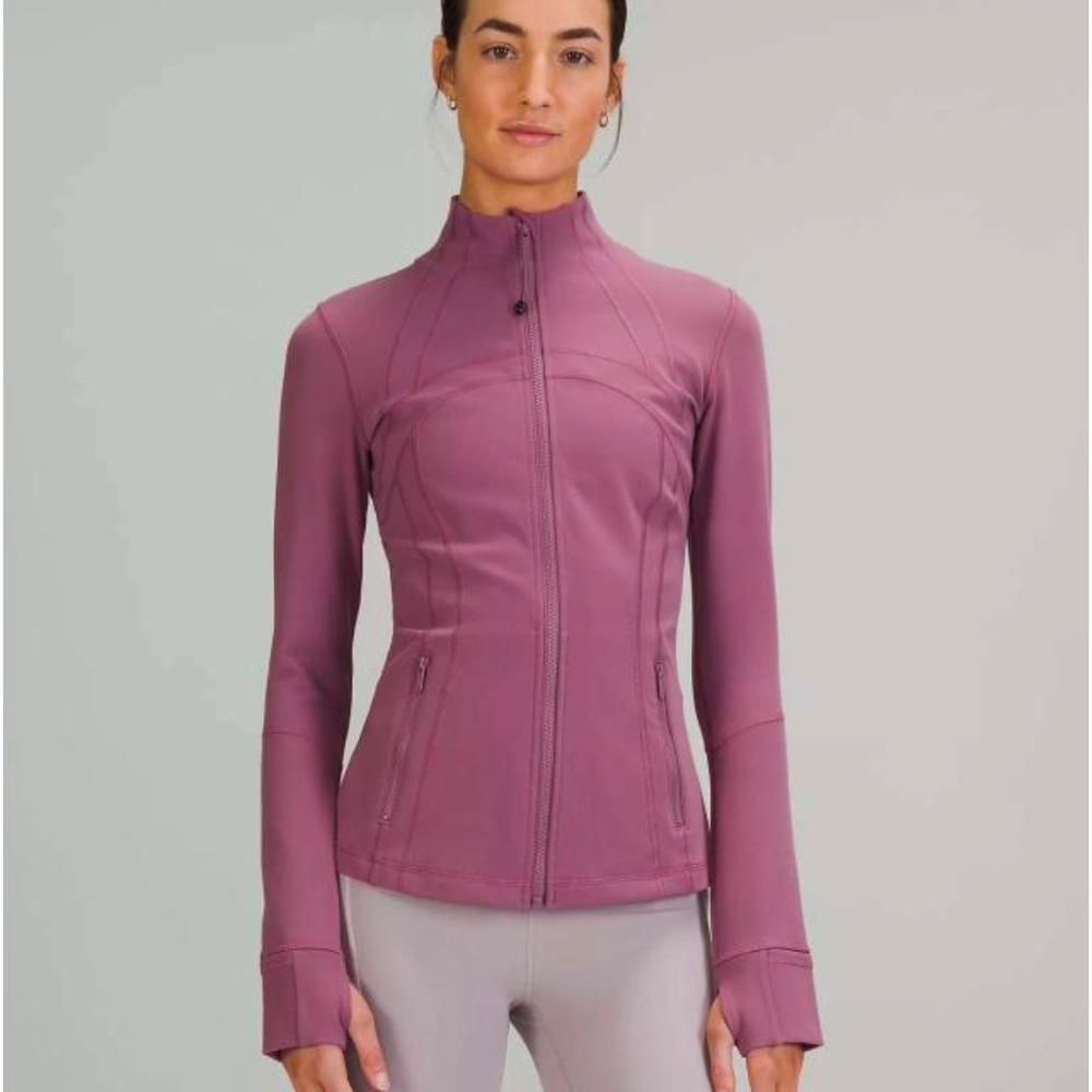 Lululemon set rose jacket stretch and burgundy shorts